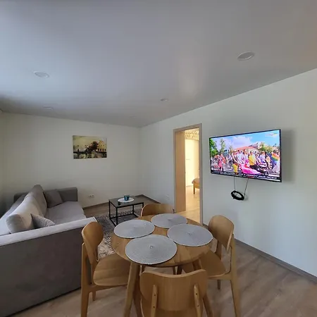 Old Bricks, Self Check-in 아파트 *