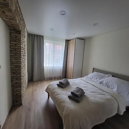 Old Bricks, Self Check-in 아파트