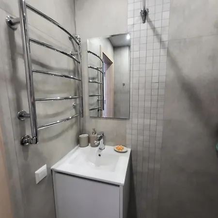 Old Bricks, Self Check-in Apartment *